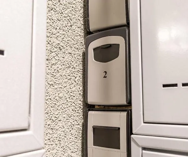 Brand New #62 With Free Secure Parking In The Center * Prague